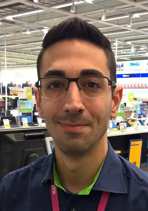 Arash Shirkhan, säljare Elgiganten Megastore Helsingborg, Svenska